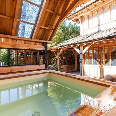 Villa Bayani *